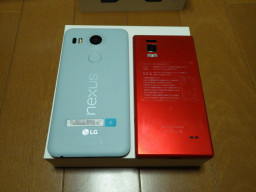 Nexus 5X vs LG Optimus G 裏面