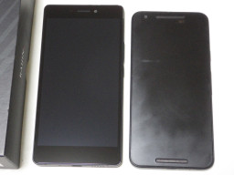 大きさ FREETEL RAIJIN vs Google Nexus 5X